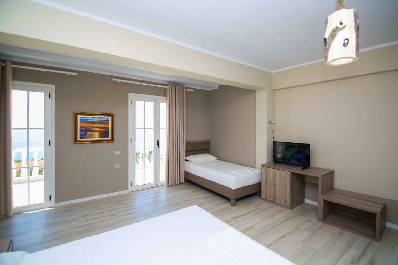 Vila Kristi * Dhërmi